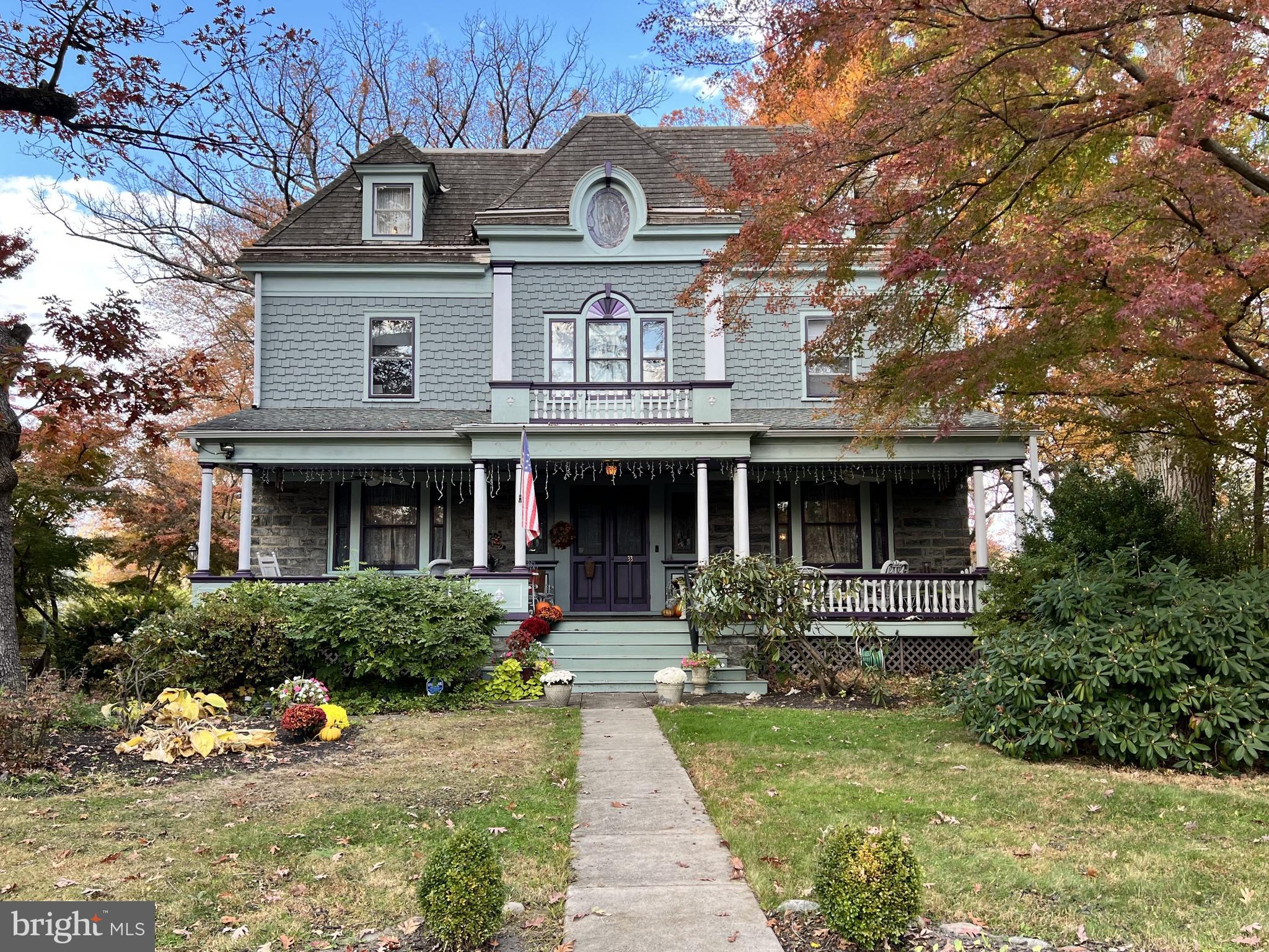 33 E Greenwood Ave