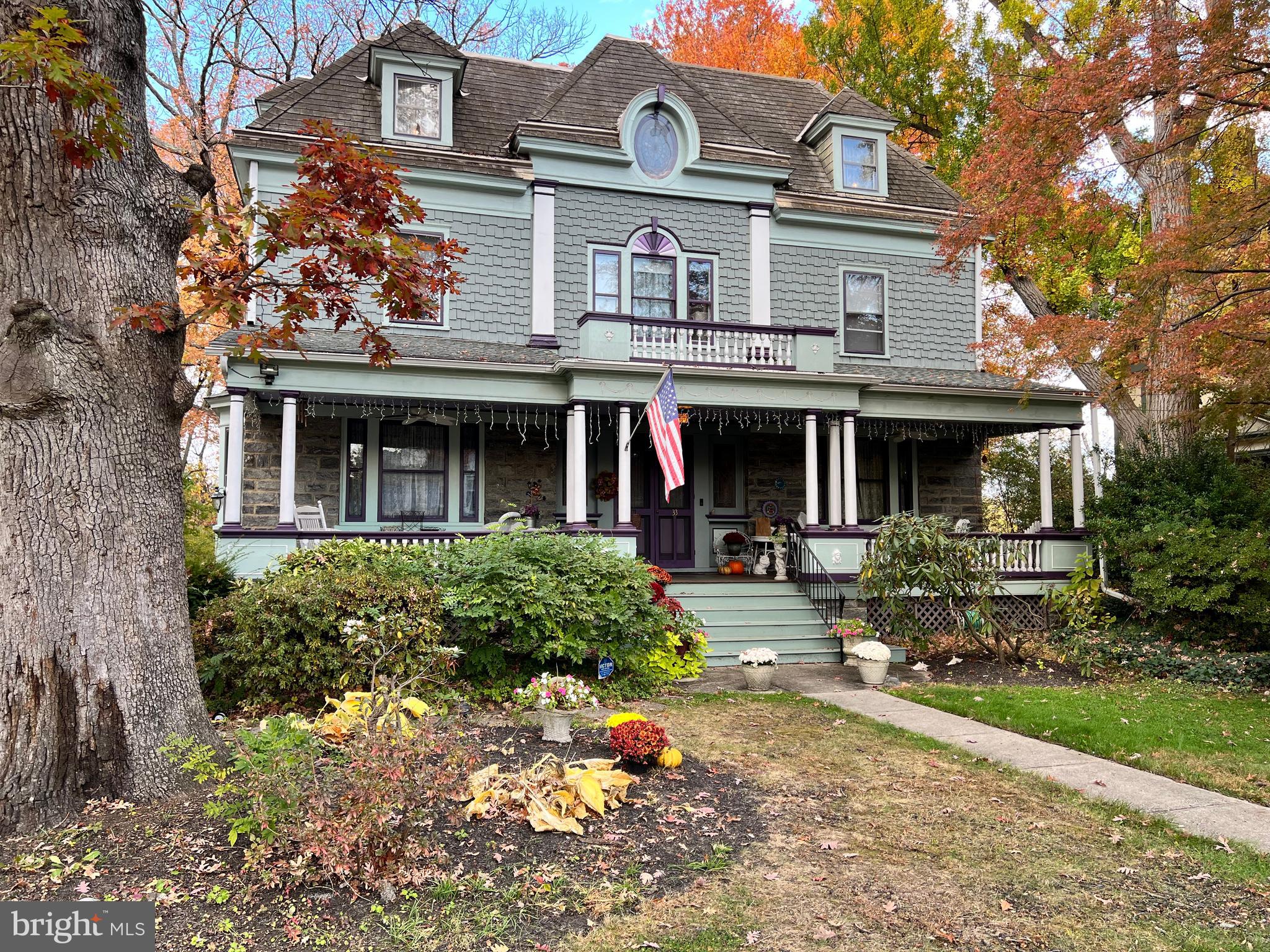 33 E Greenwood Ave