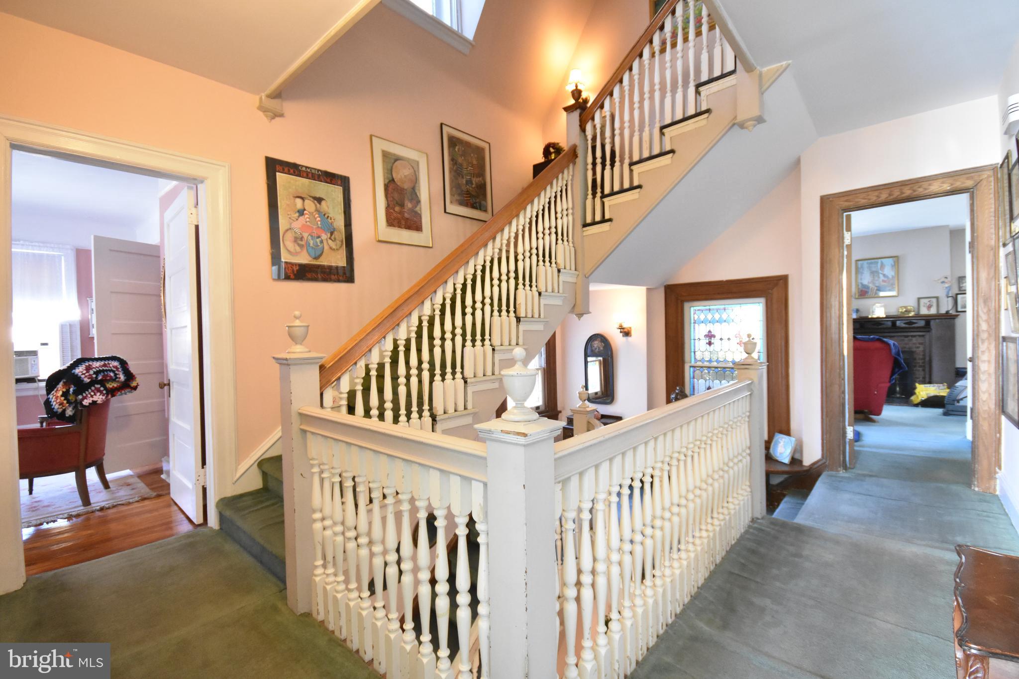 33 E Greenwood Ave