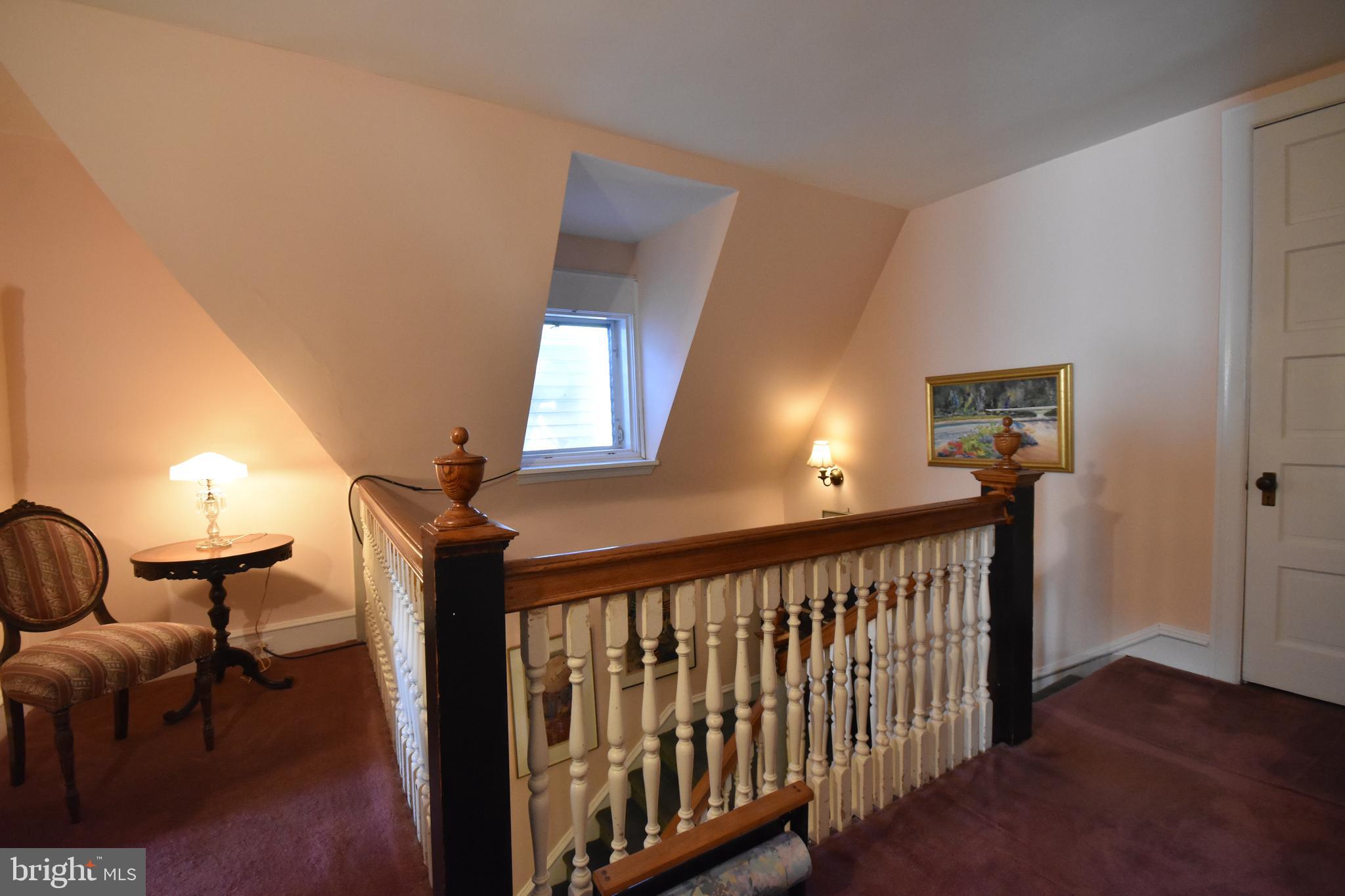 33 E Greenwood Ave