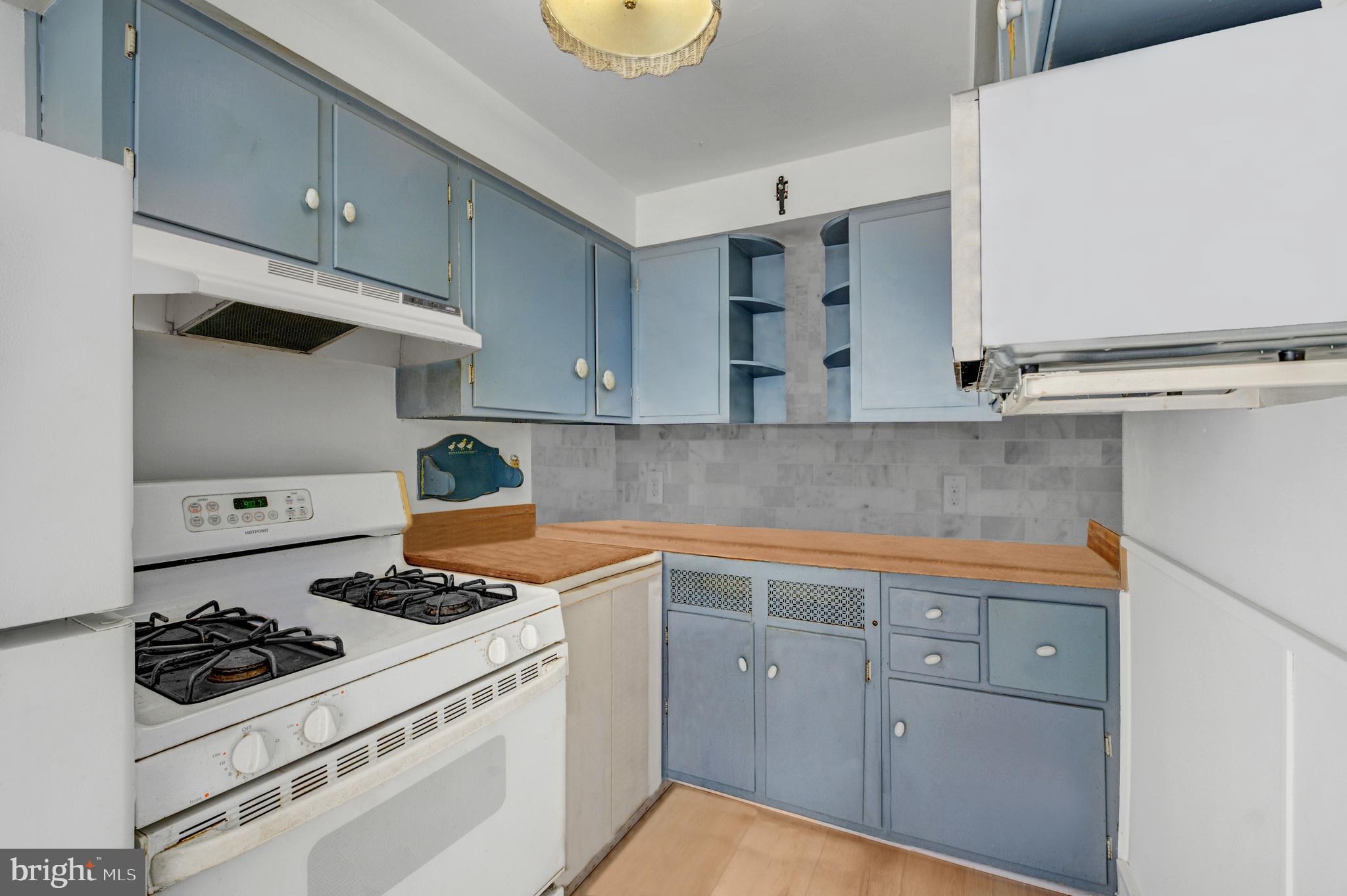 1046 S Lynbrook Rd