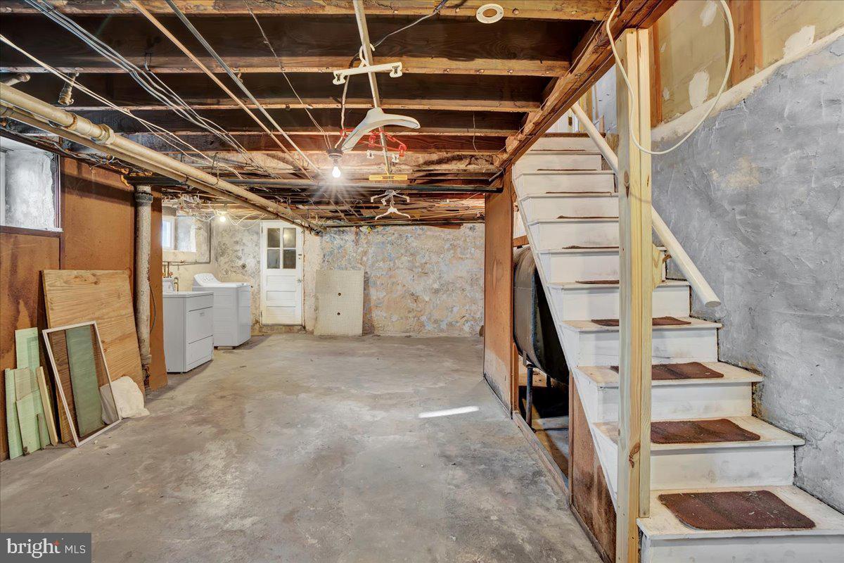 1221 Harding Dr