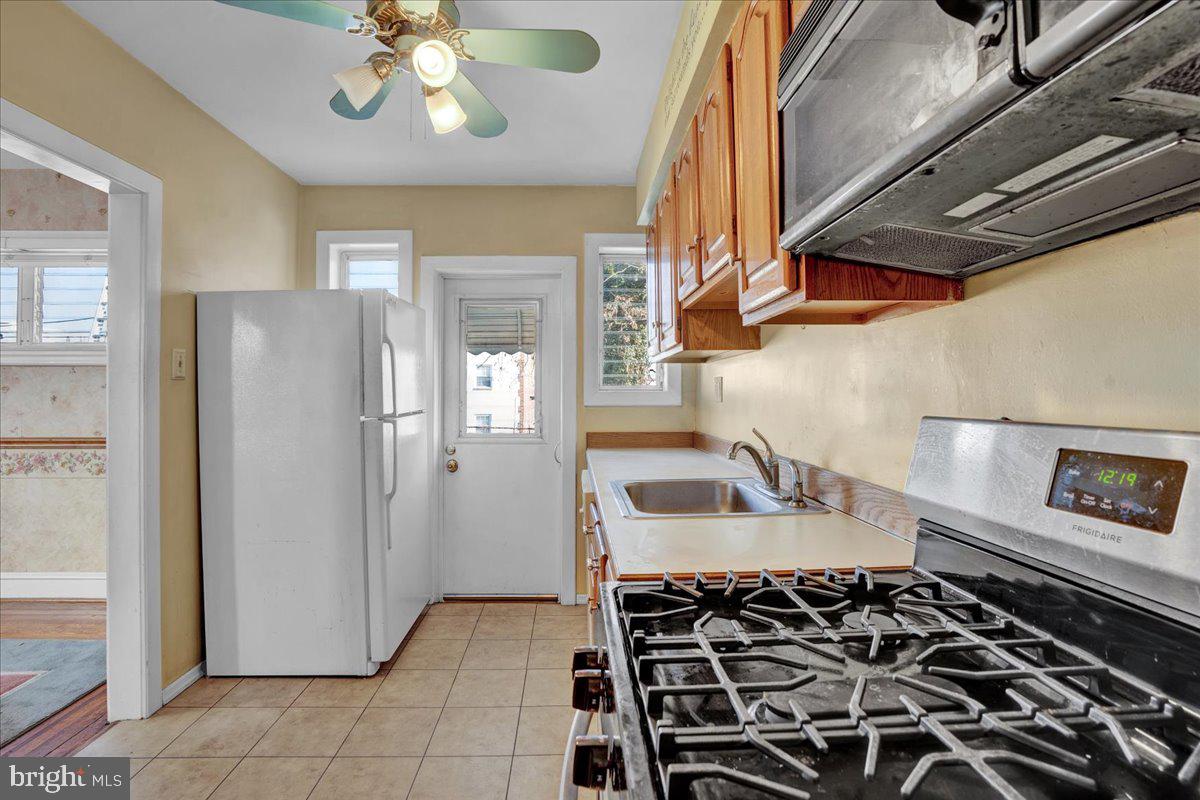 1221 Harding Dr