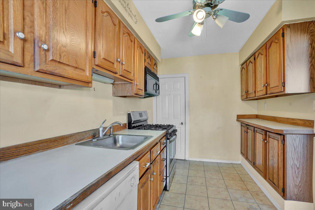 1221 Harding Dr