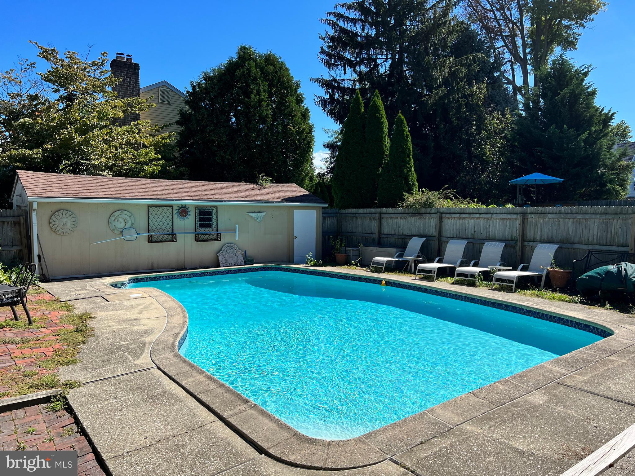 133 N Mansfield Ave