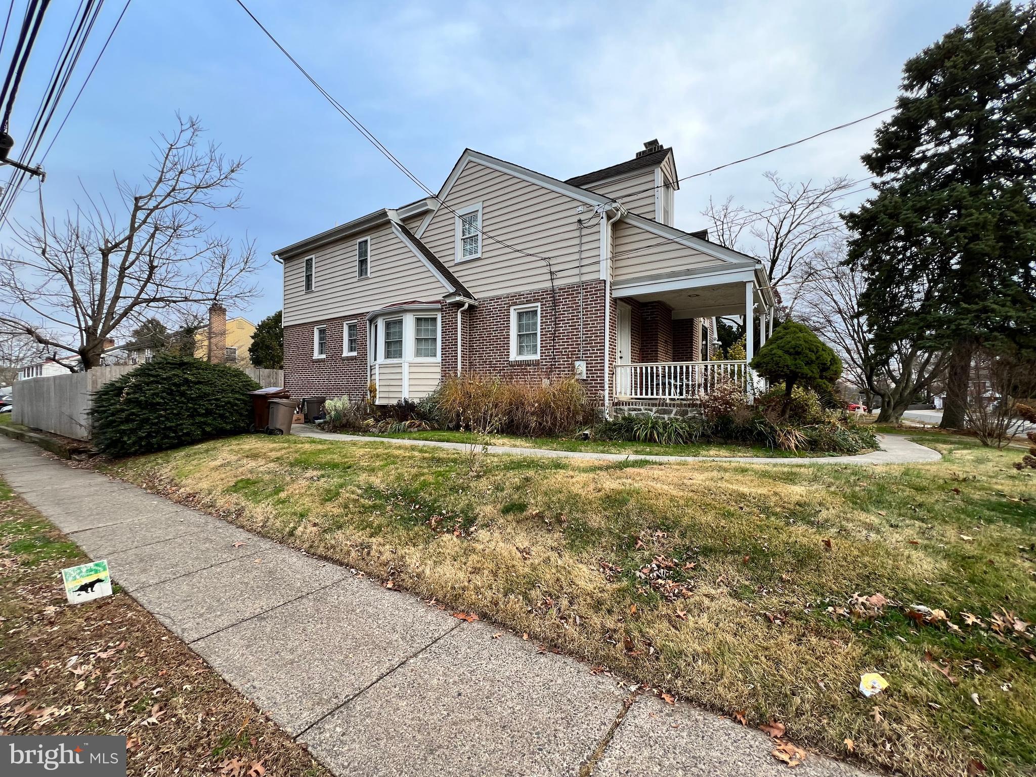 133 N Mansfield Ave