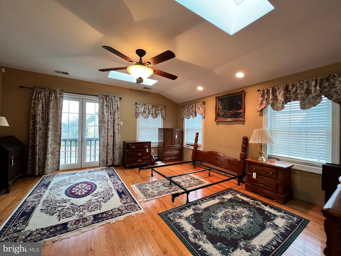 133 N Mansfield Ave