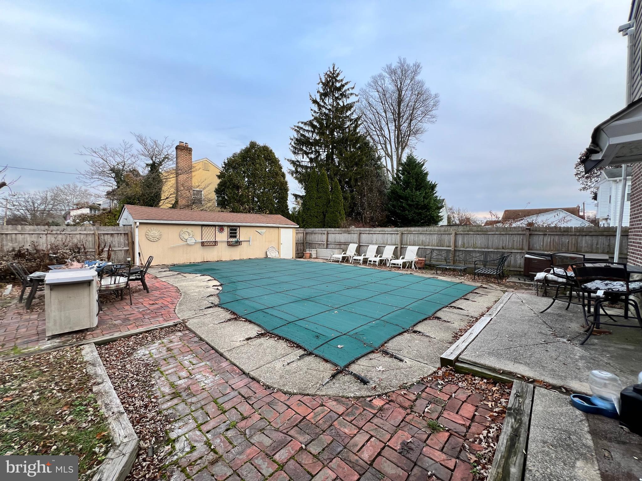 133 N Mansfield Ave