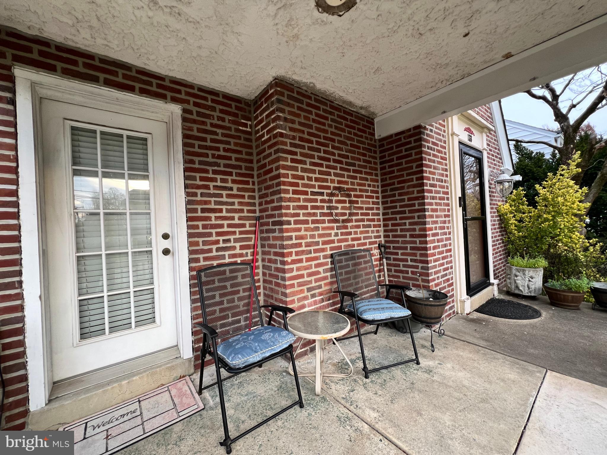 133 N Mansfield Ave