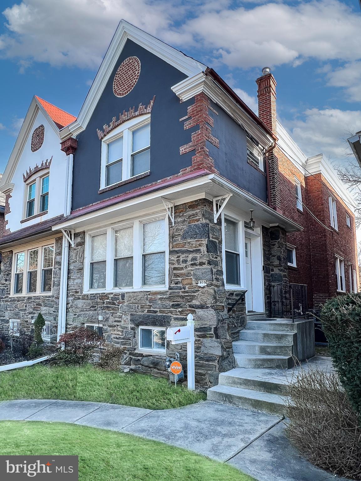 836 Whitby Ave