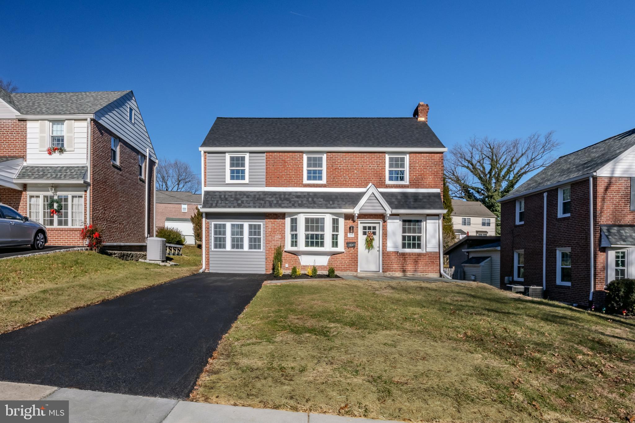 222 Greenbriar Ln