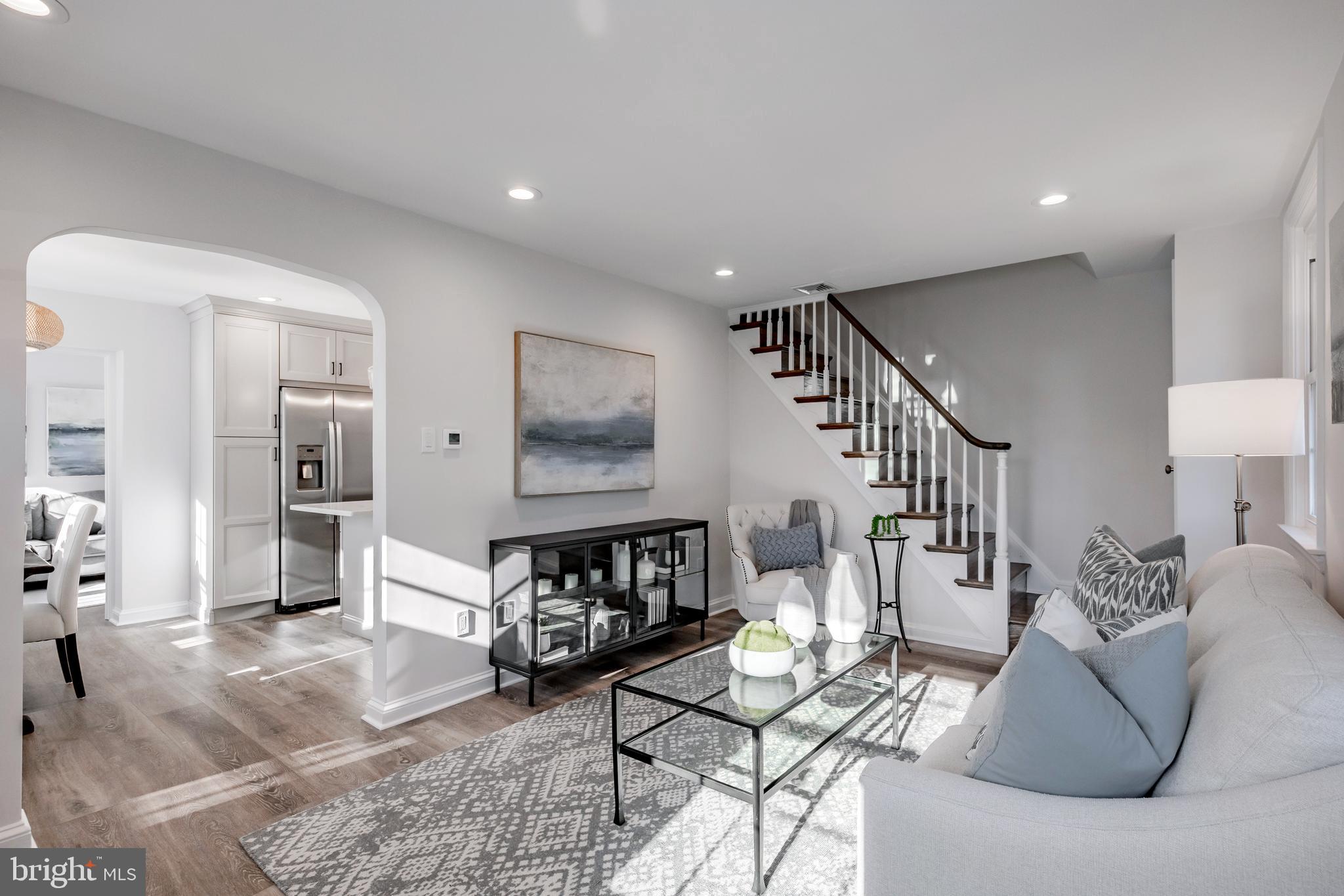222 Greenbriar Ln