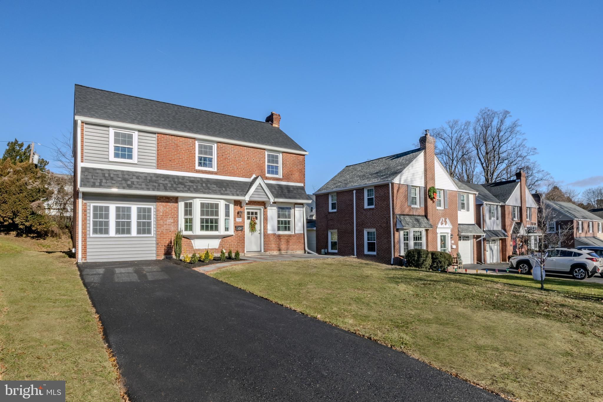 222 Greenbriar Ln
