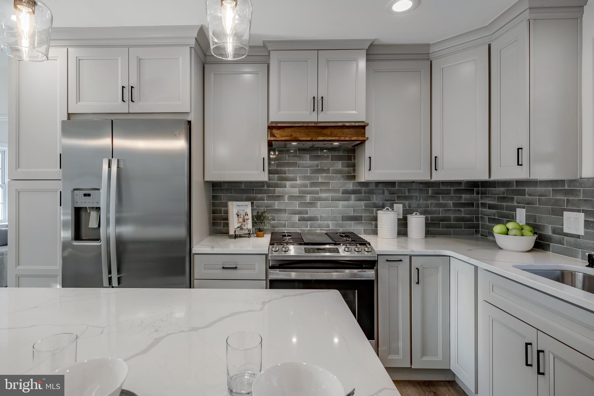 222 Greenbriar Ln