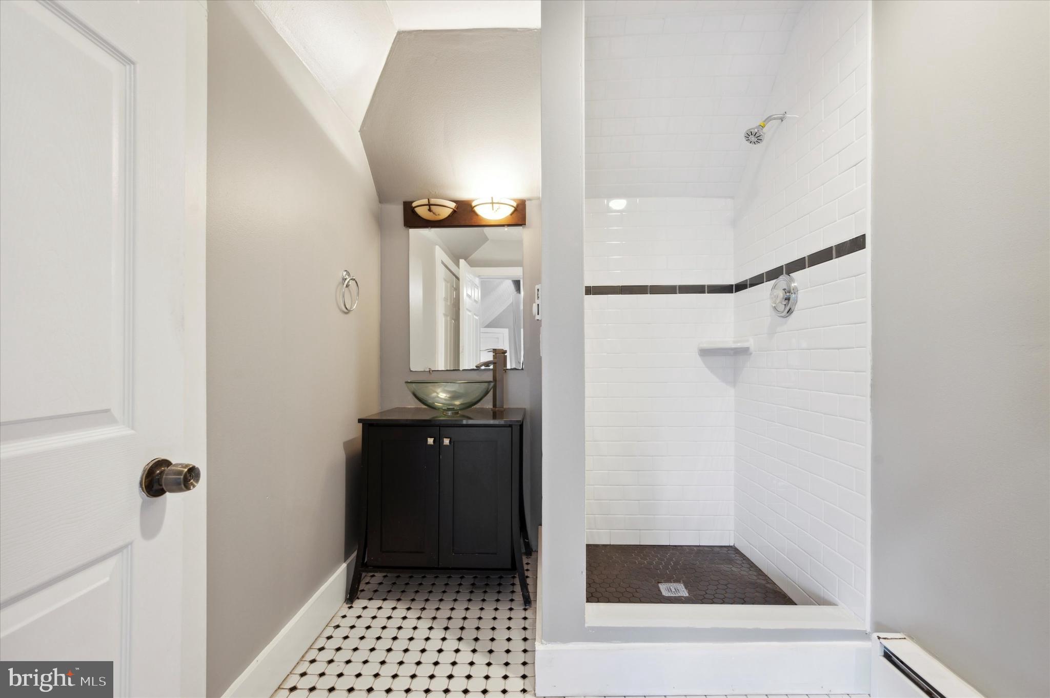 13 W Hinckley Ave #3