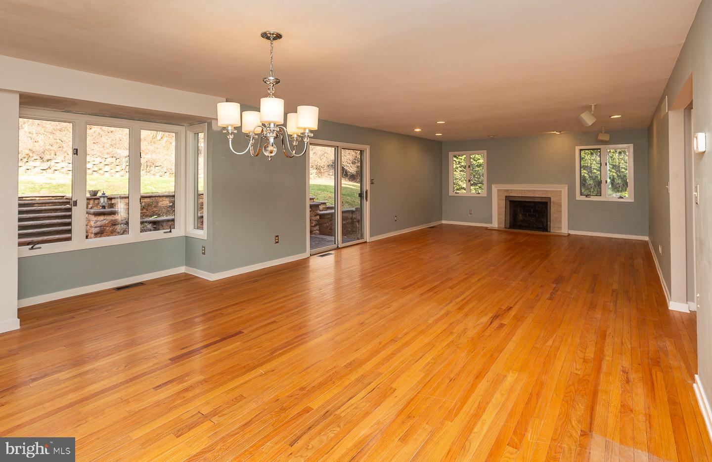 211 Cornell Dr