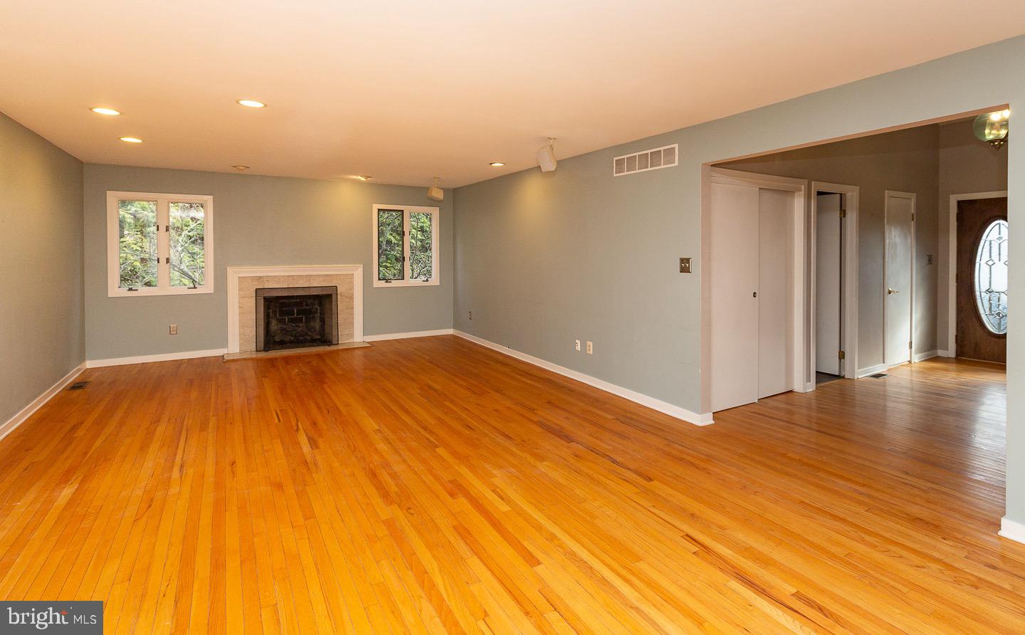 211 Cornell Dr