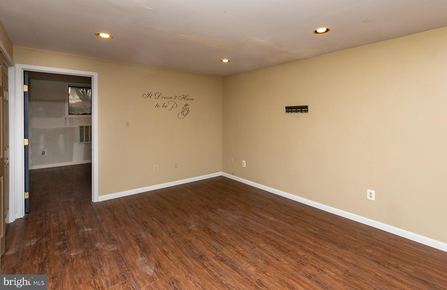 211 Cornell Dr