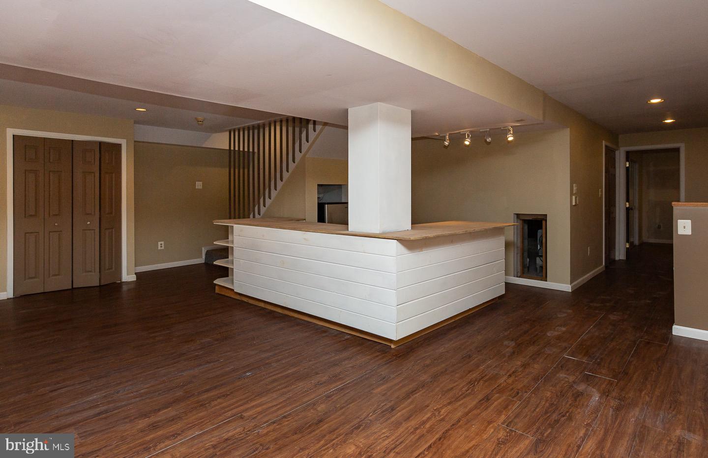211 Cornell Dr