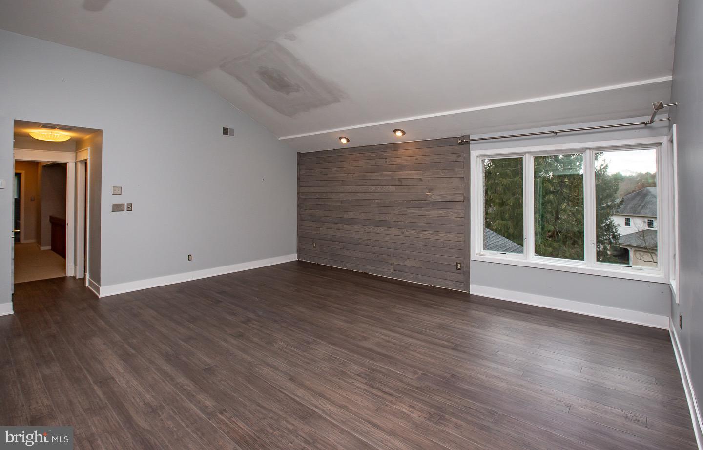 211 Cornell Dr