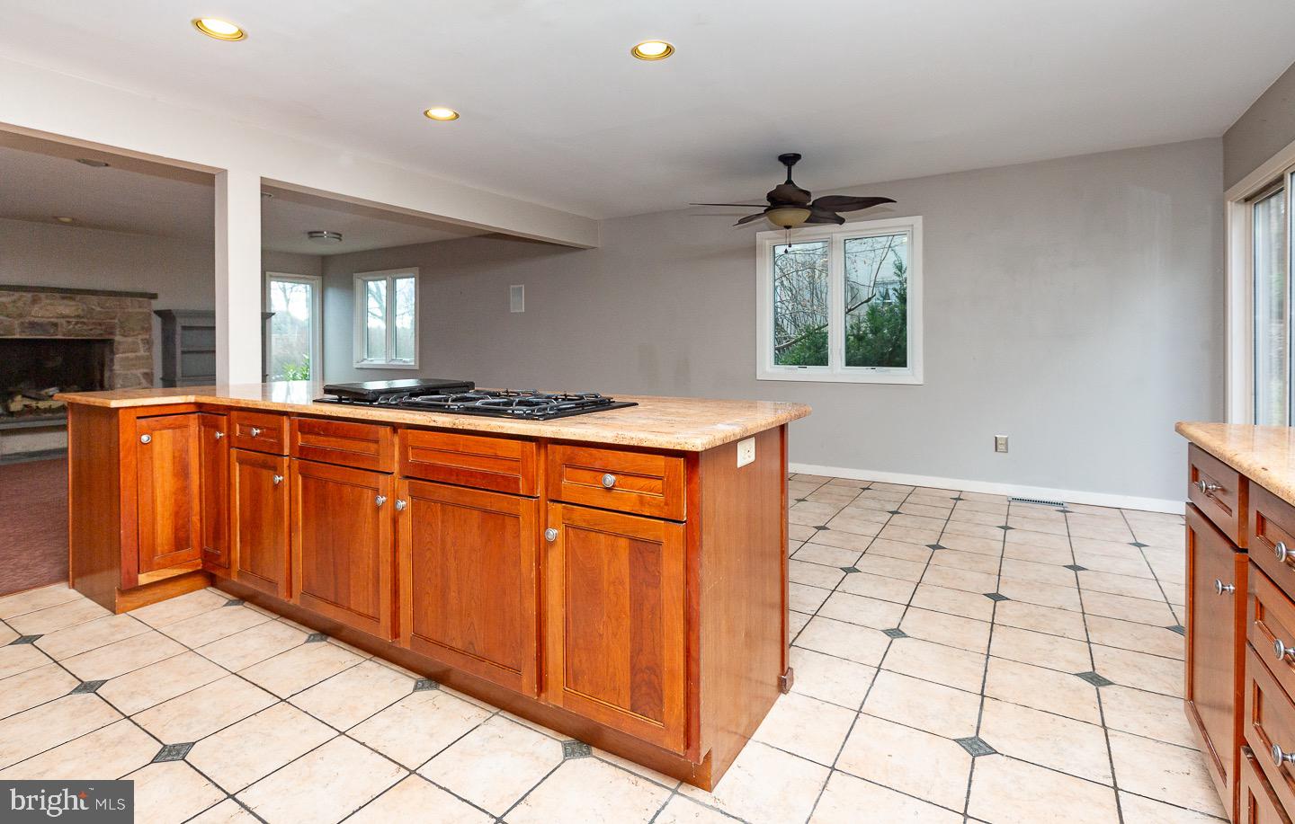 211 Cornell Dr