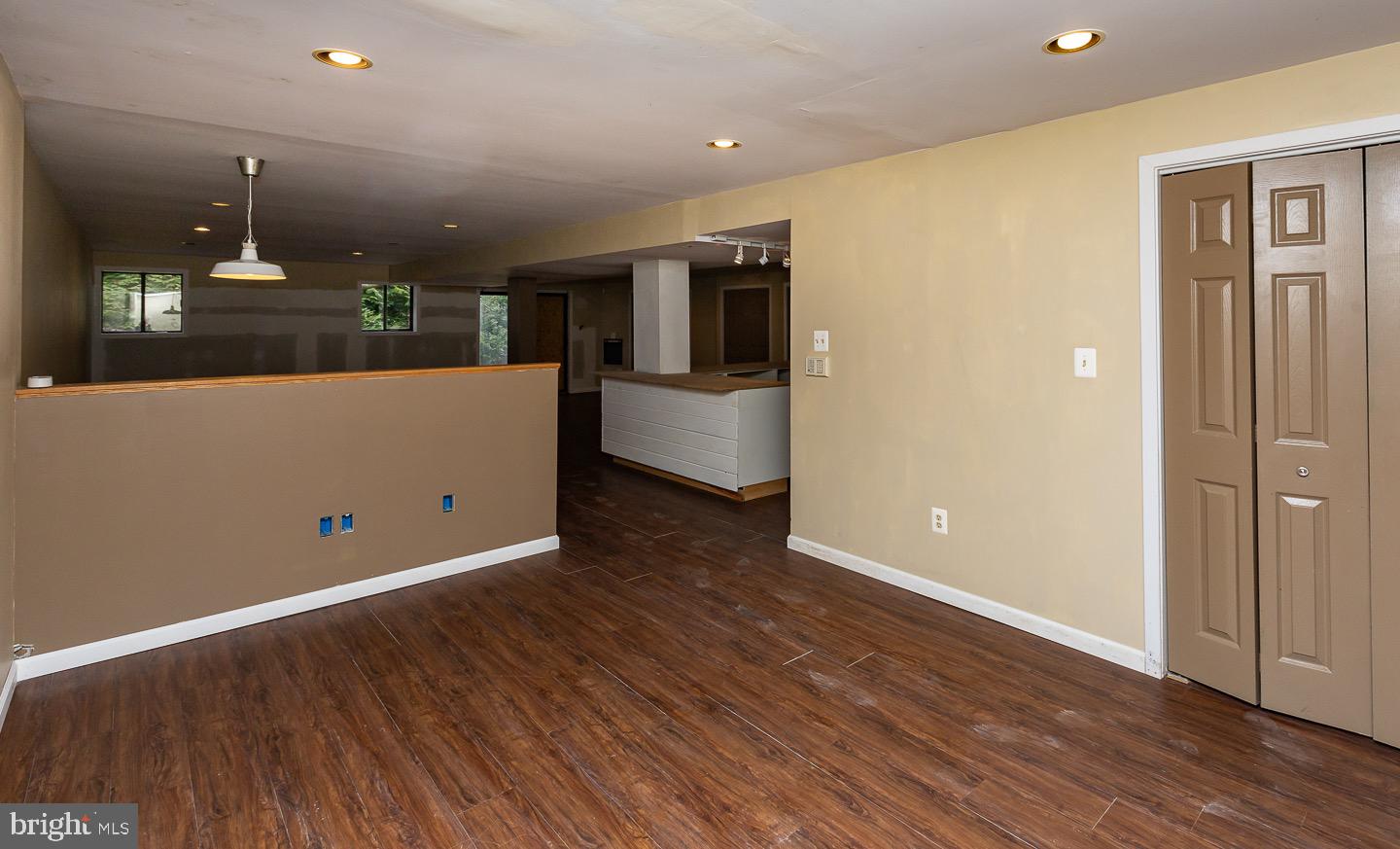 211 Cornell Dr