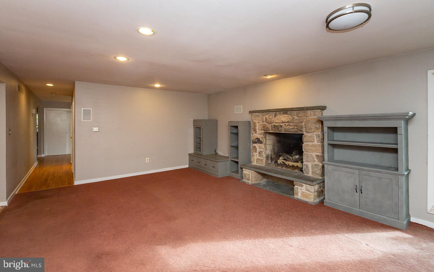 211 Cornell Dr