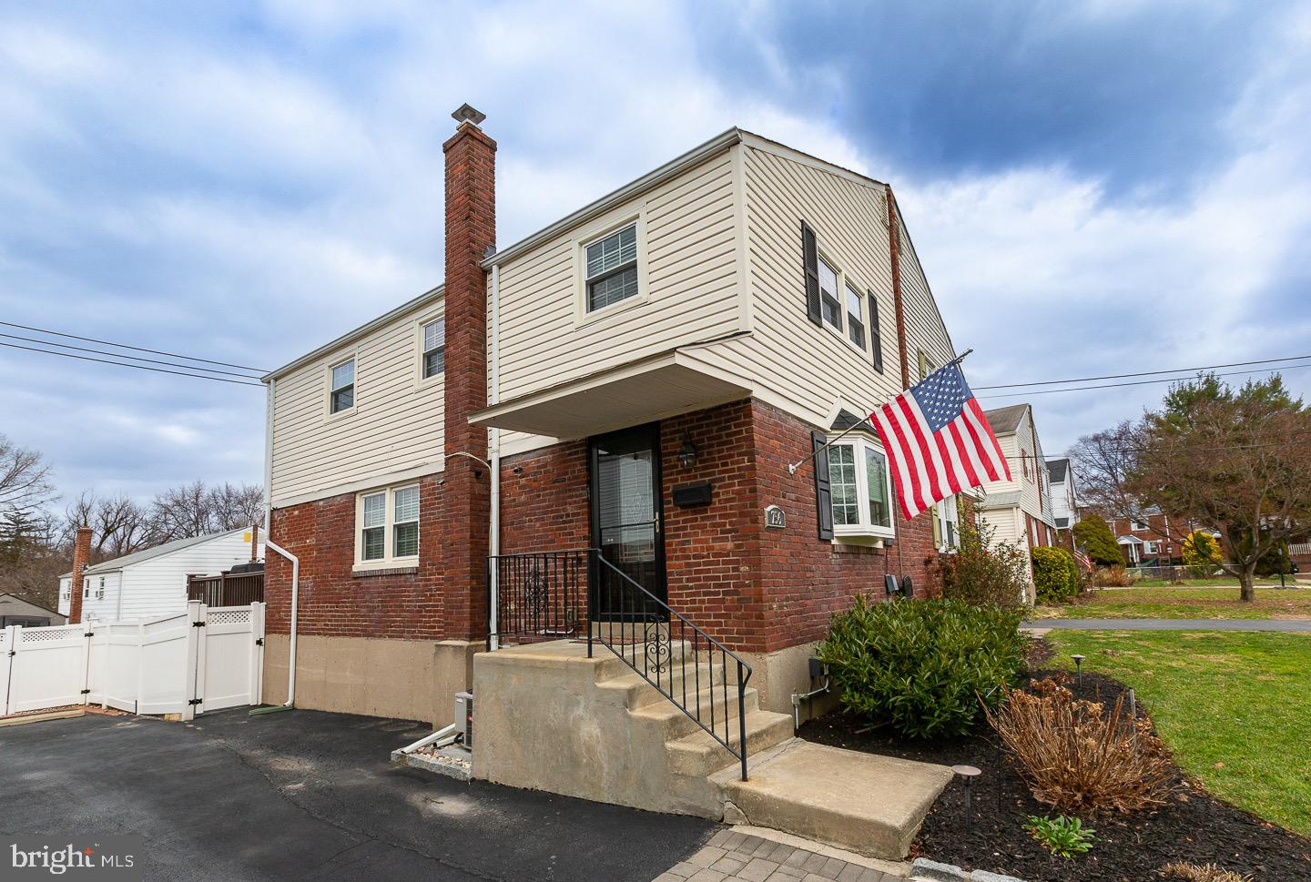 756 Oak View Rd