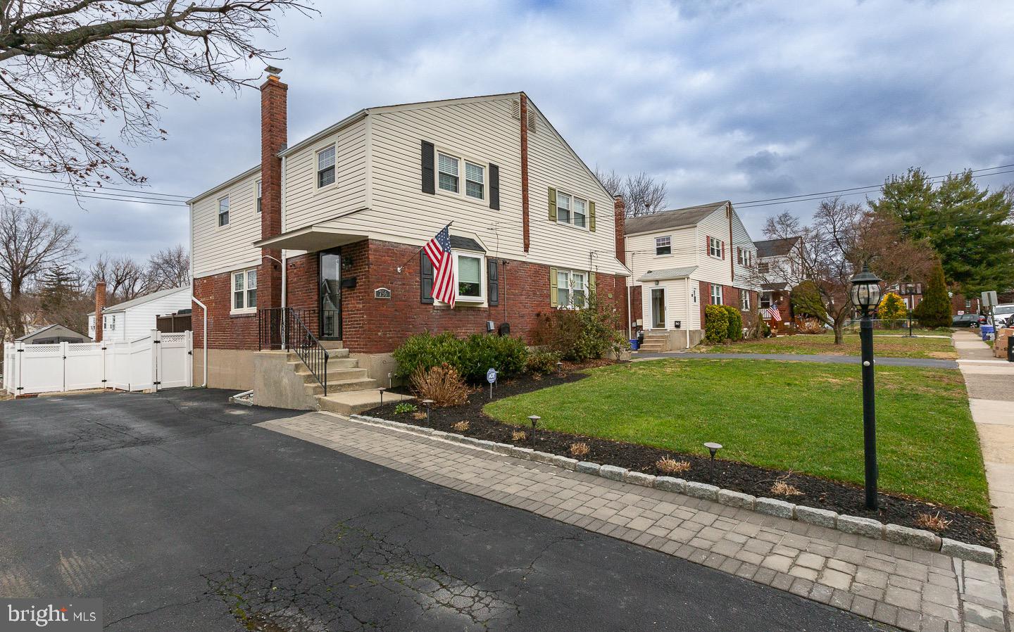 756 Oak View Rd