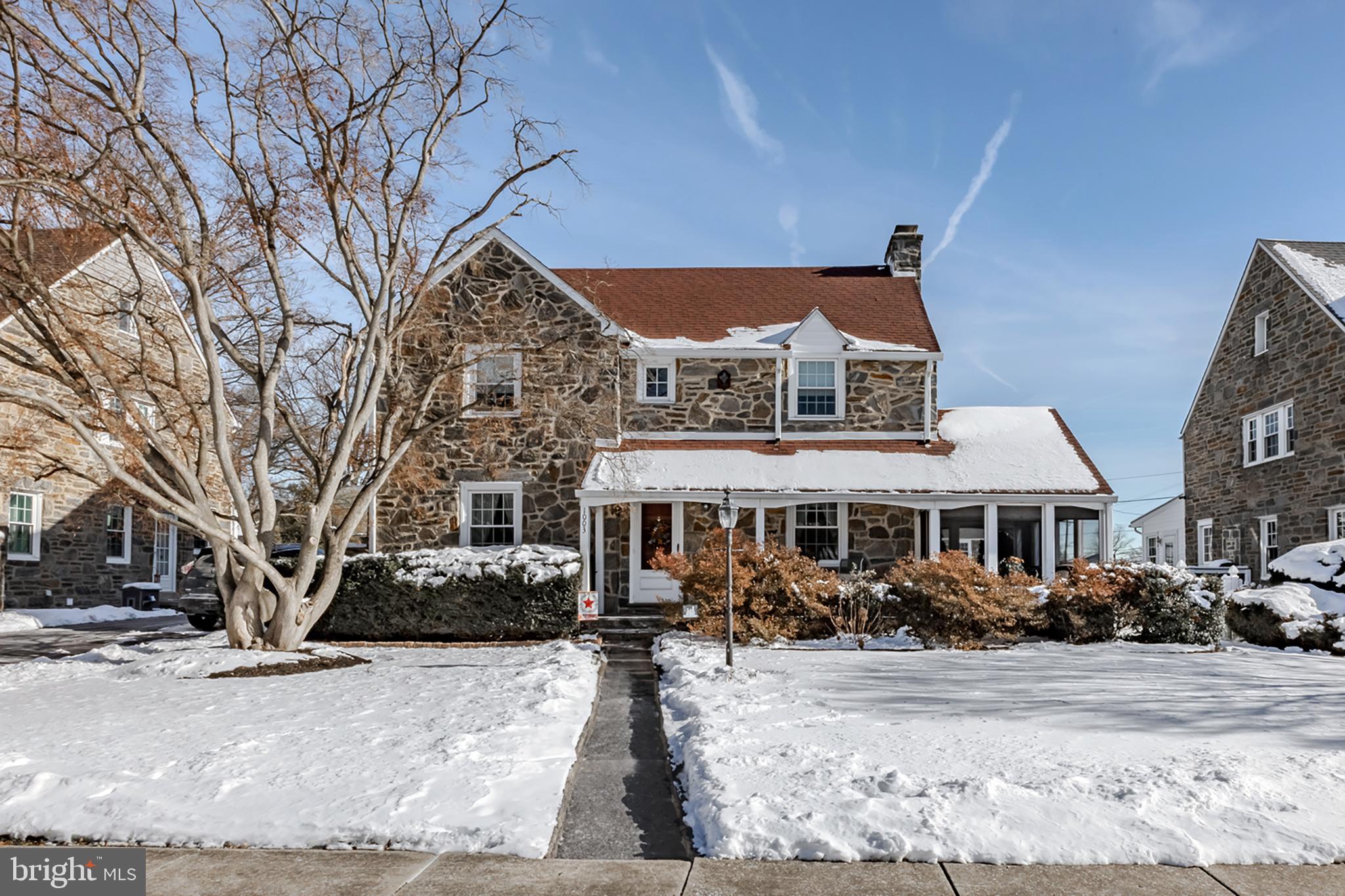1003 Edmonds Ave