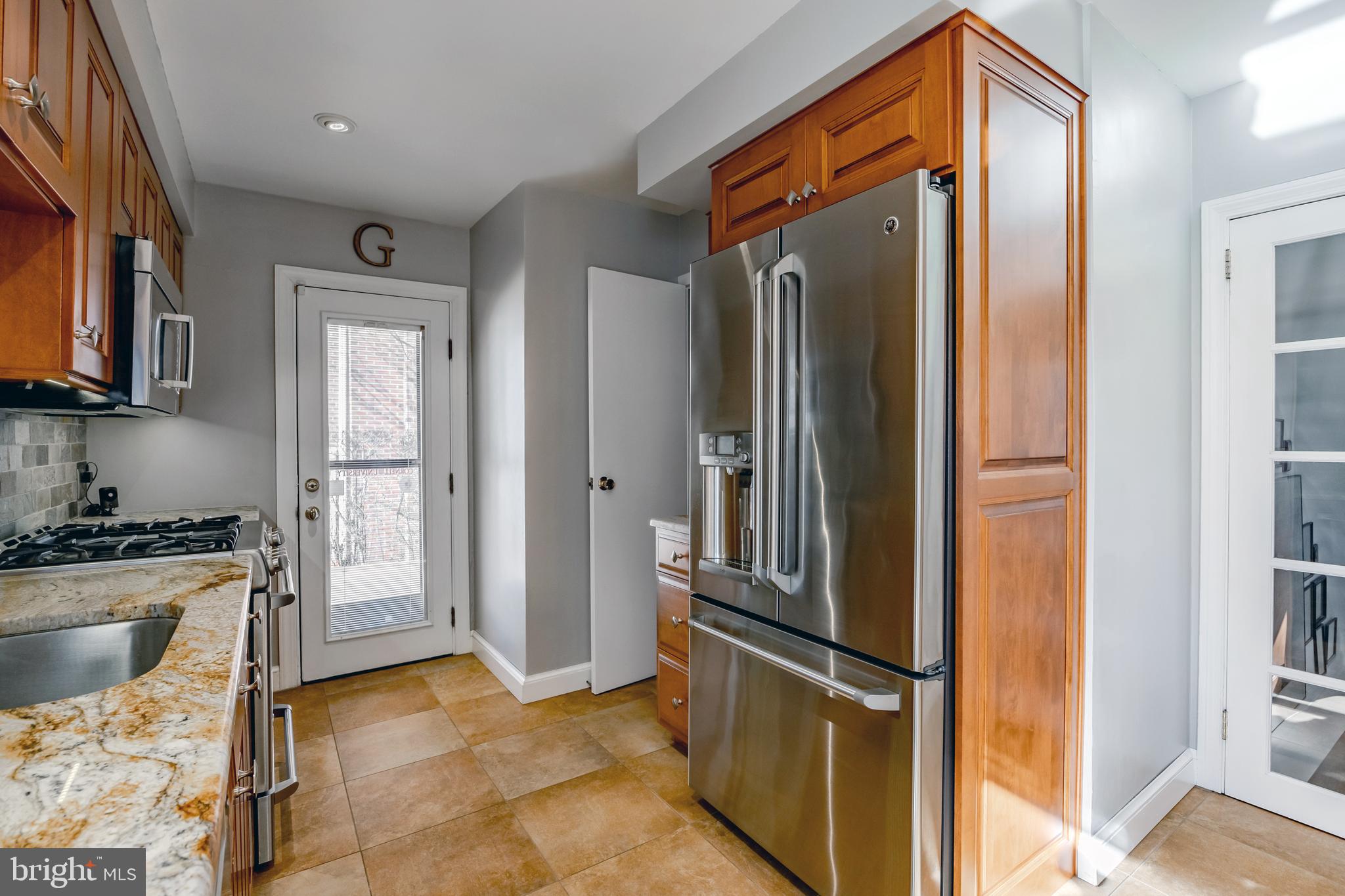 1525 Burmont Rd