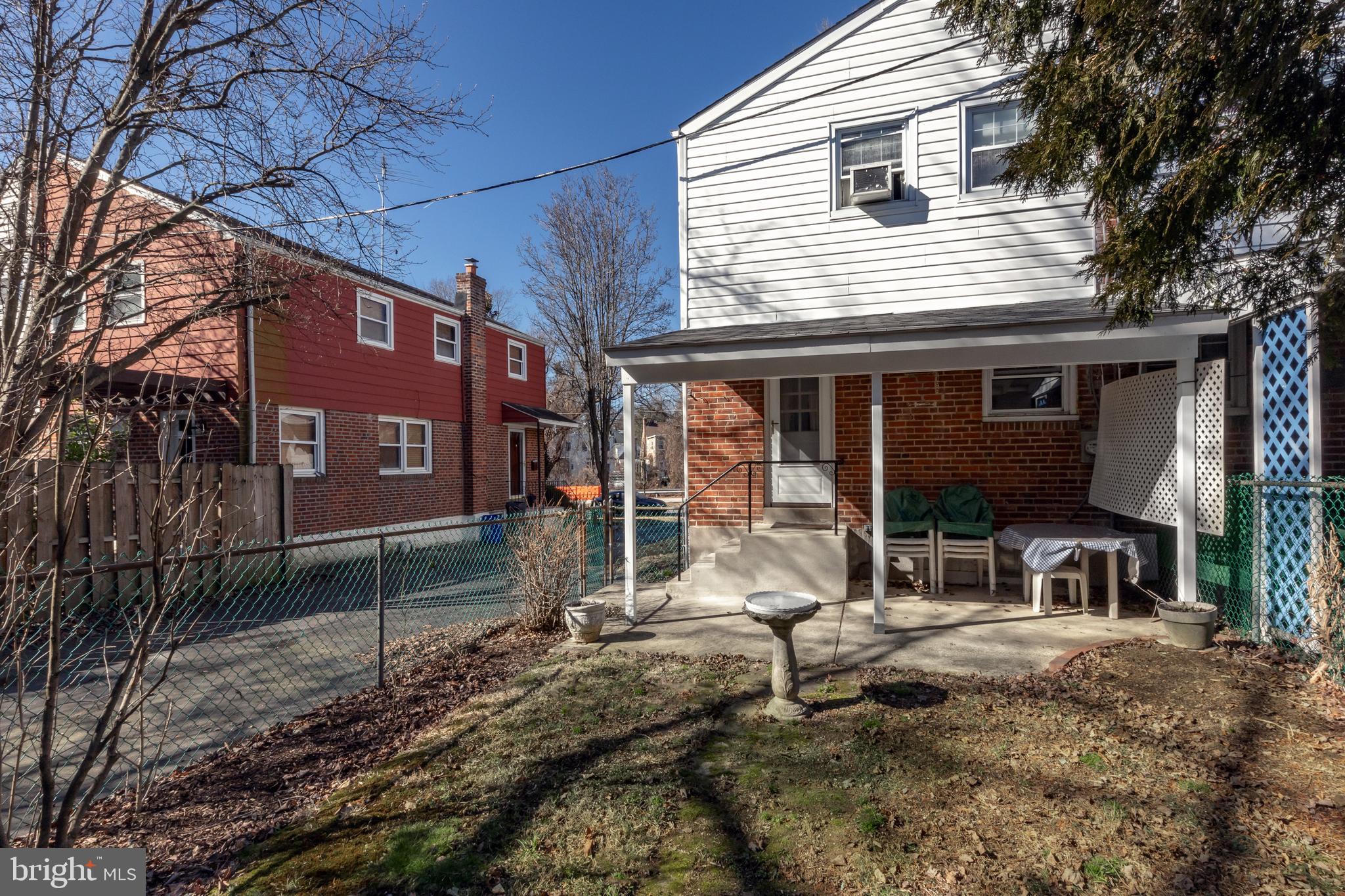 765 Hathaway Ln