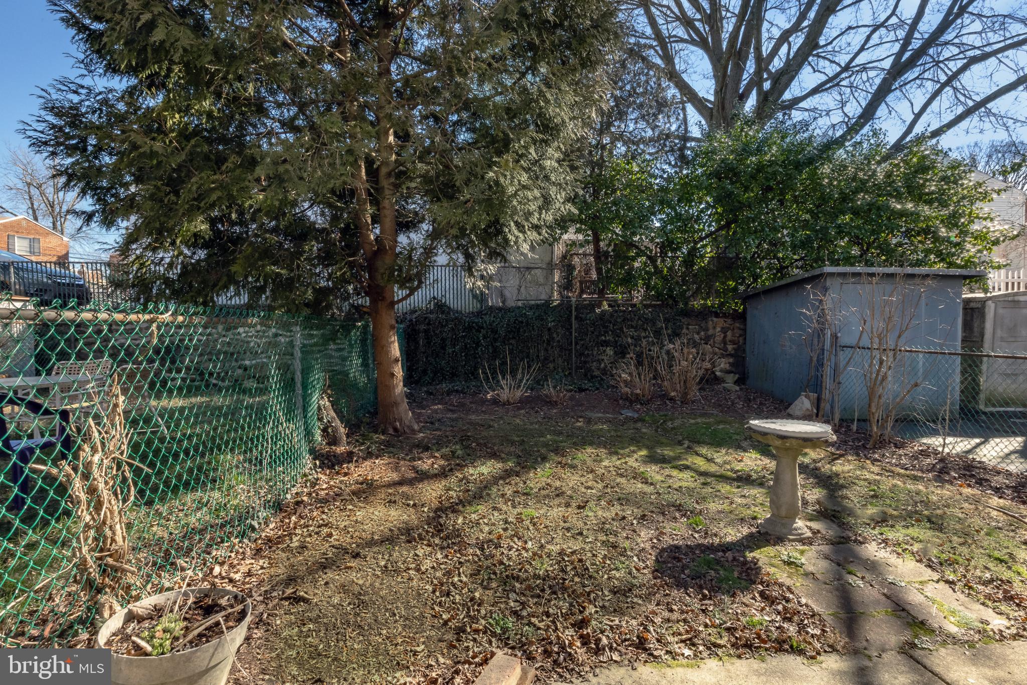 765 Hathaway Ln