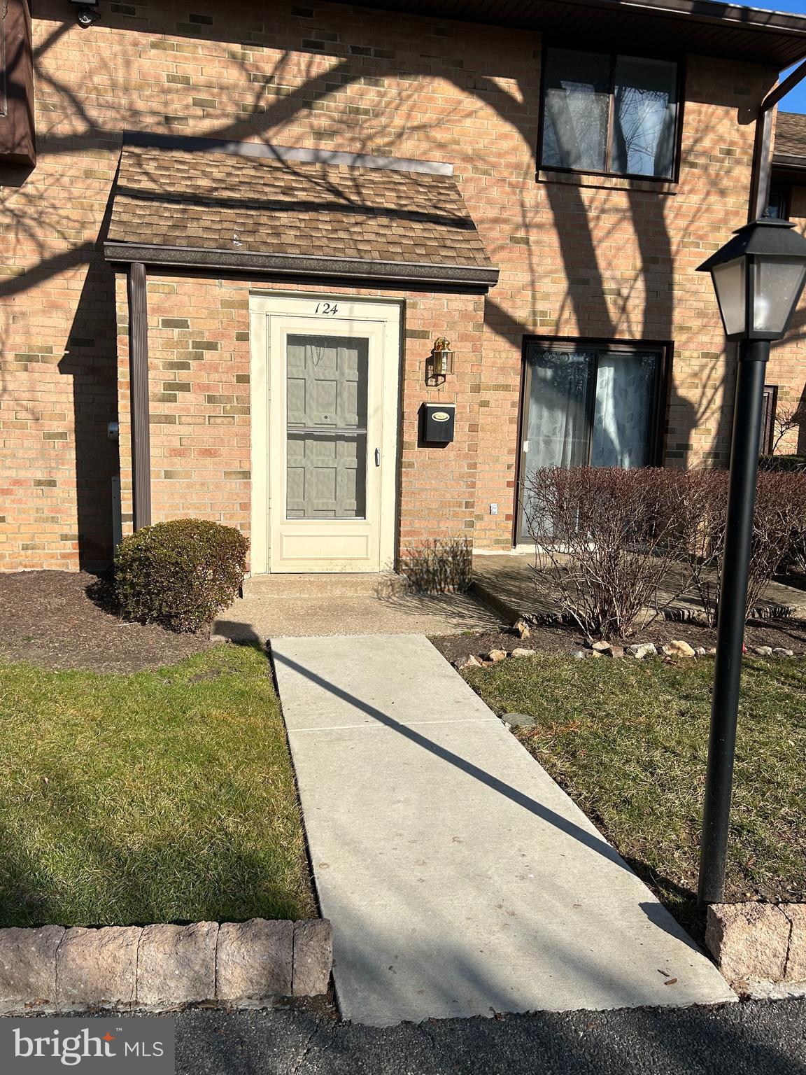 700 Ardmore Ave #124