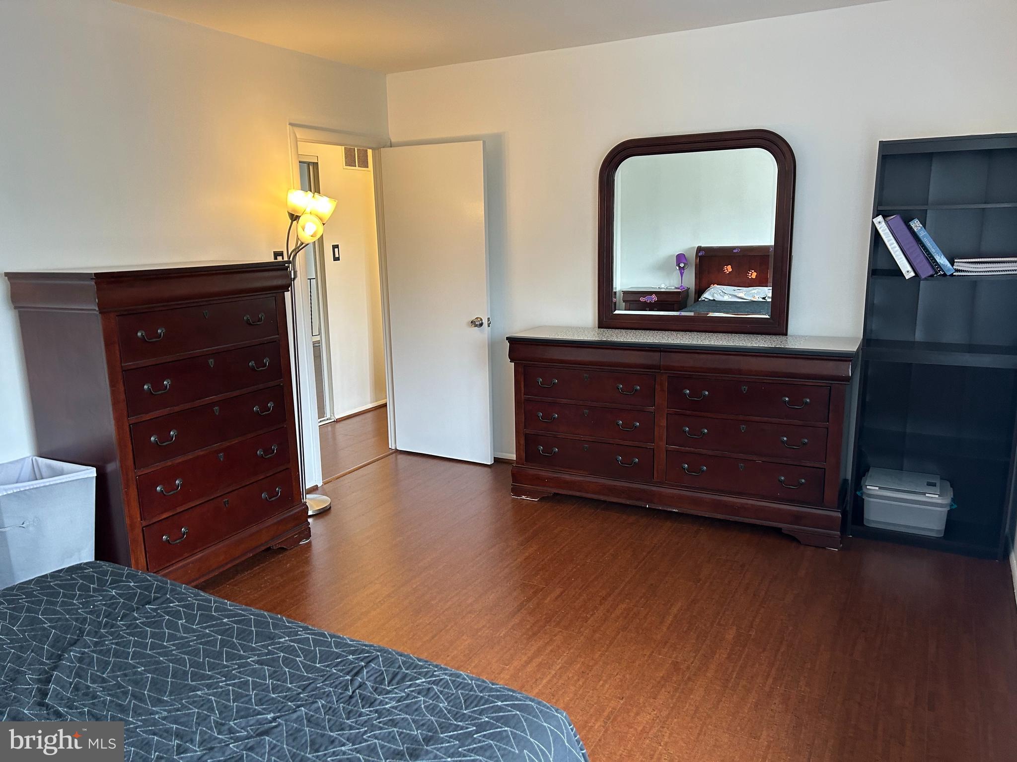 700 Ardmore Ave #124