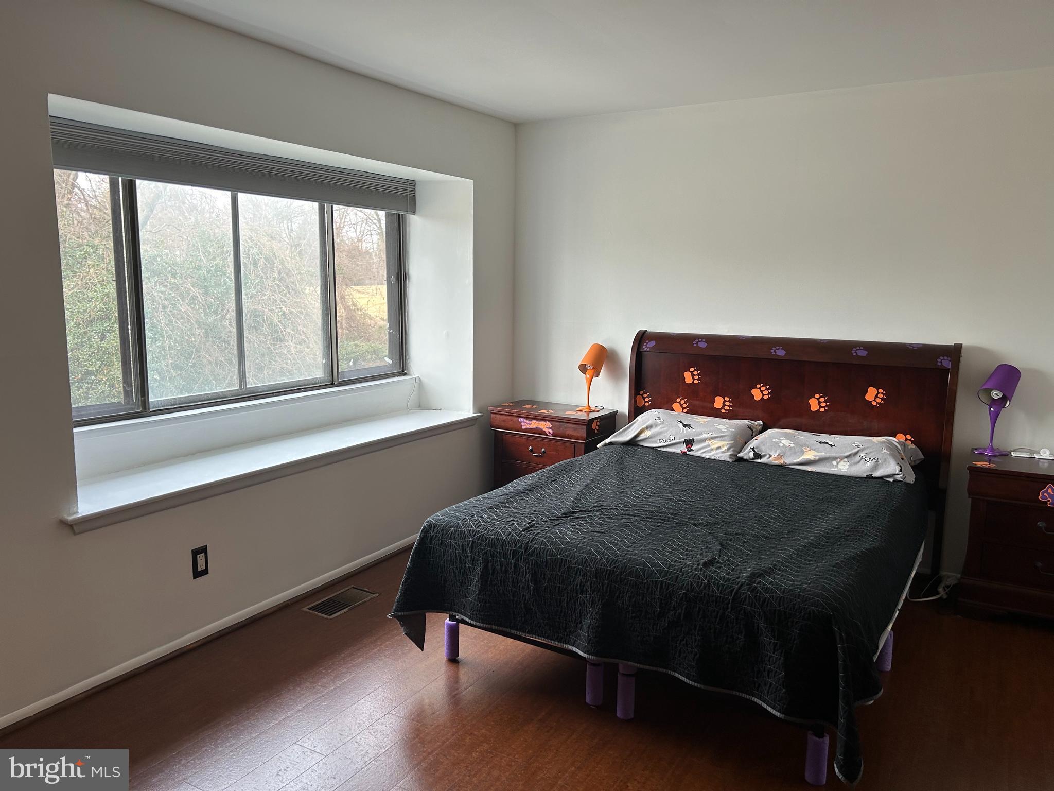 700 Ardmore Ave #124