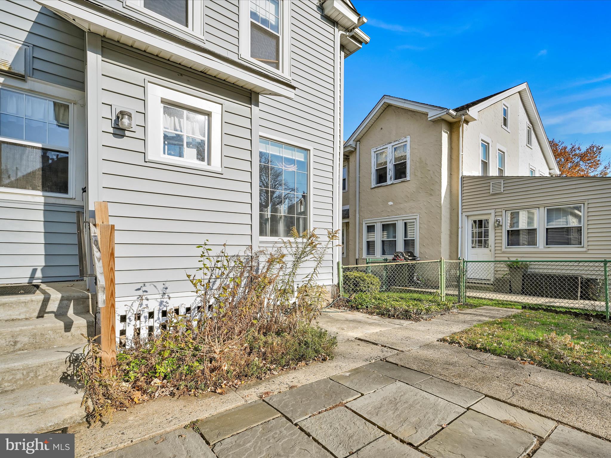 10 Waverly Rd