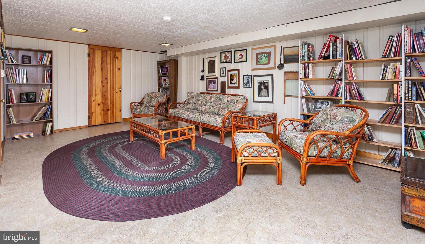 411 Pembroke Rd