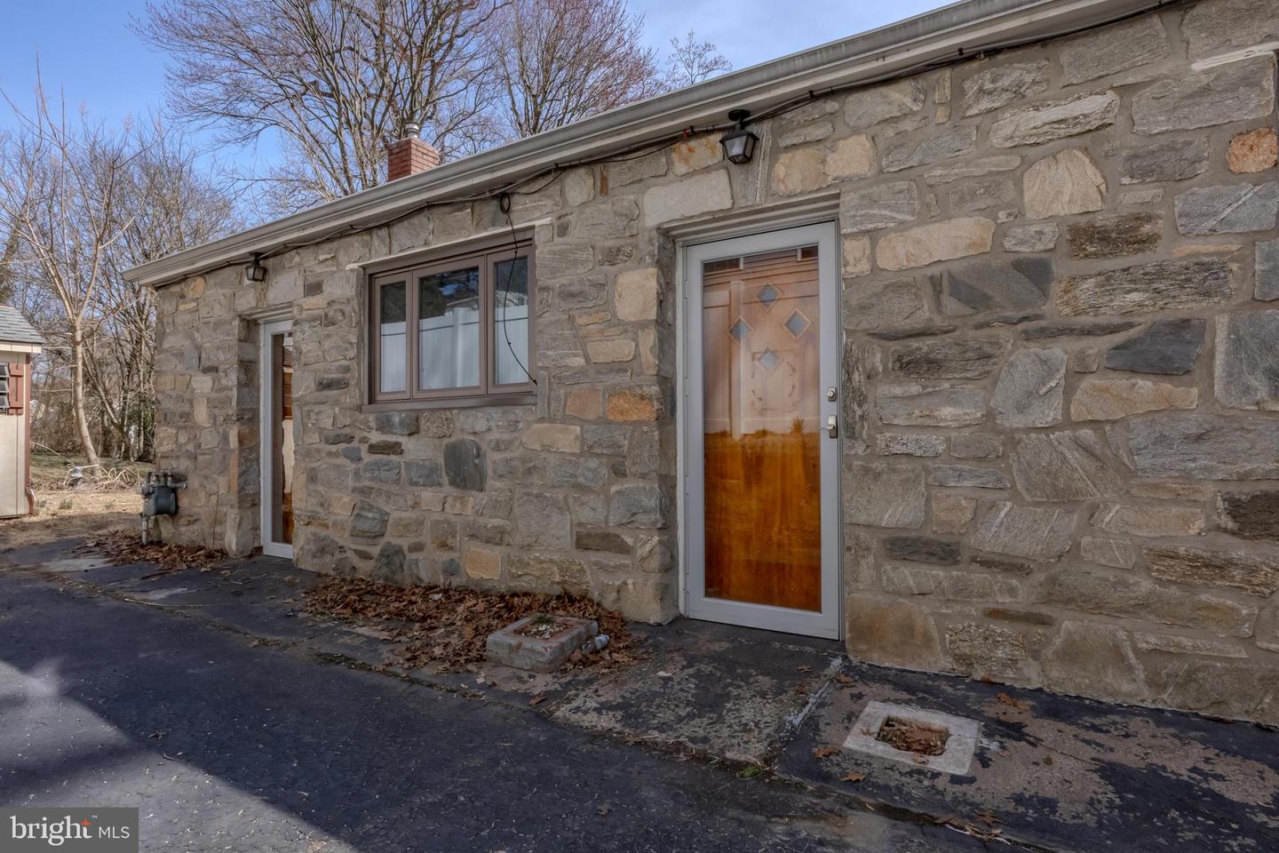 1315 Delmont Ave