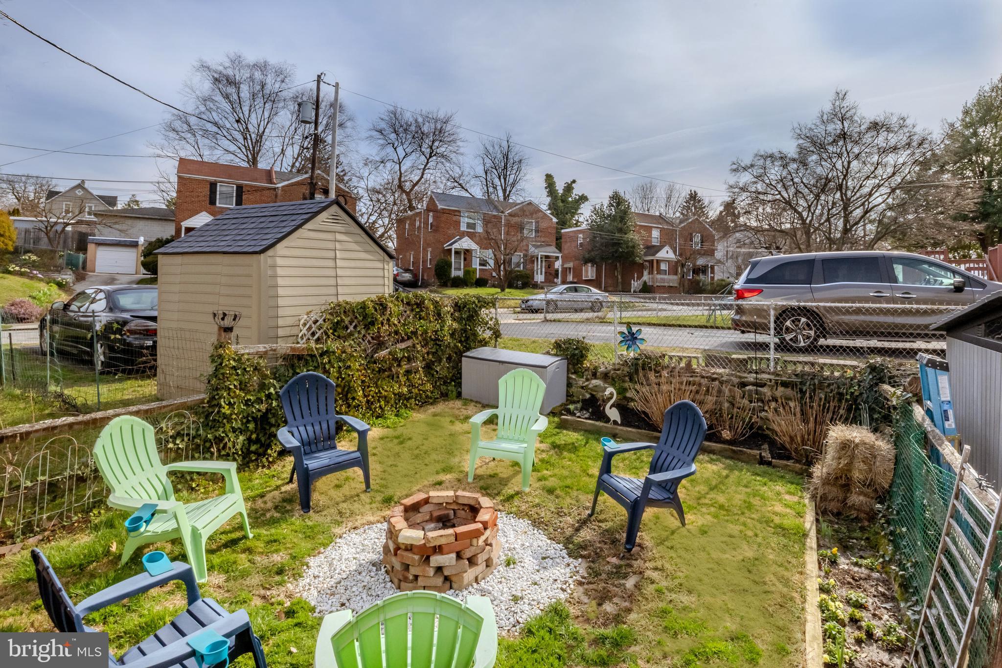 769 Hathaway Ln