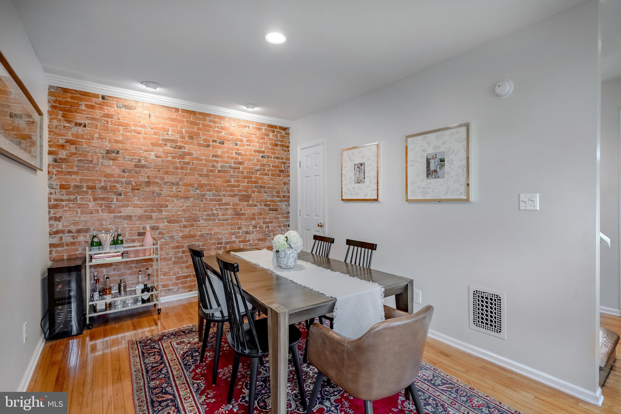 808 Aubrey Ave