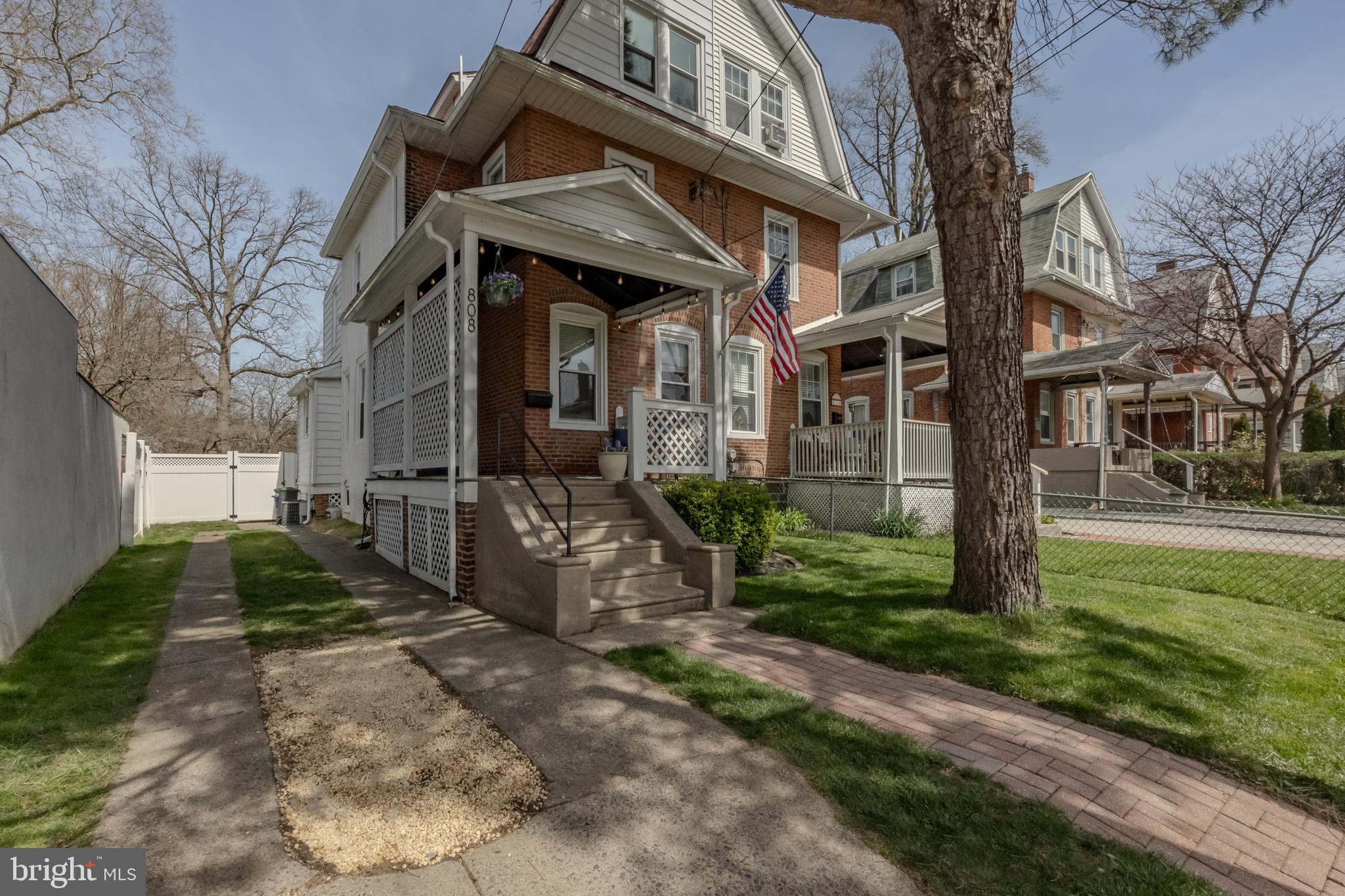 808 Aubrey Ave