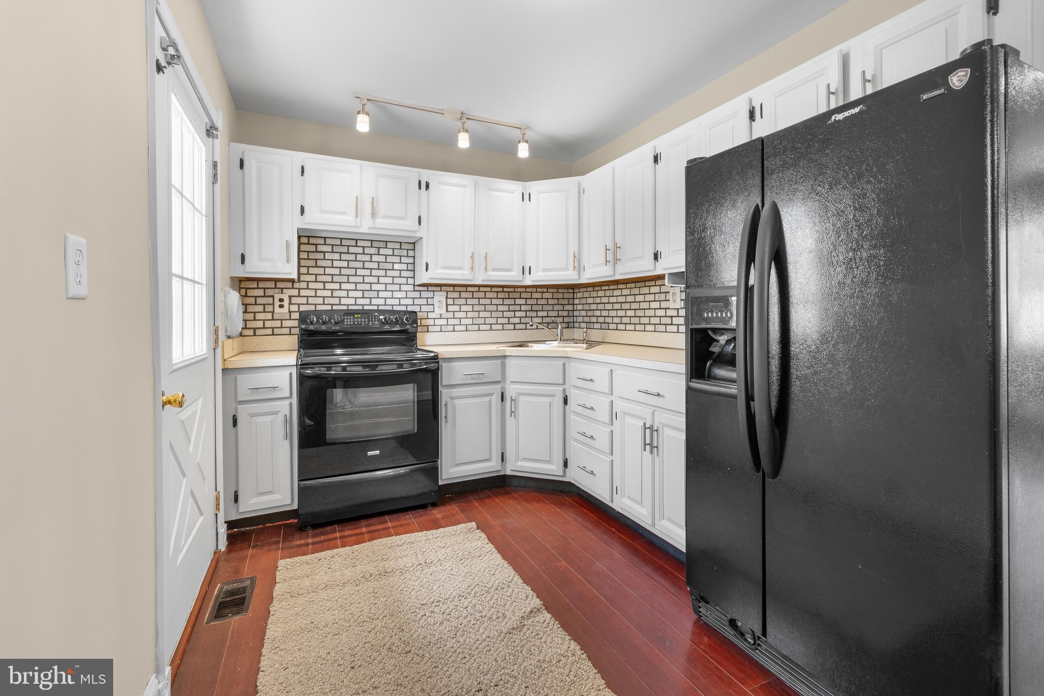 410 Wickersham Ln