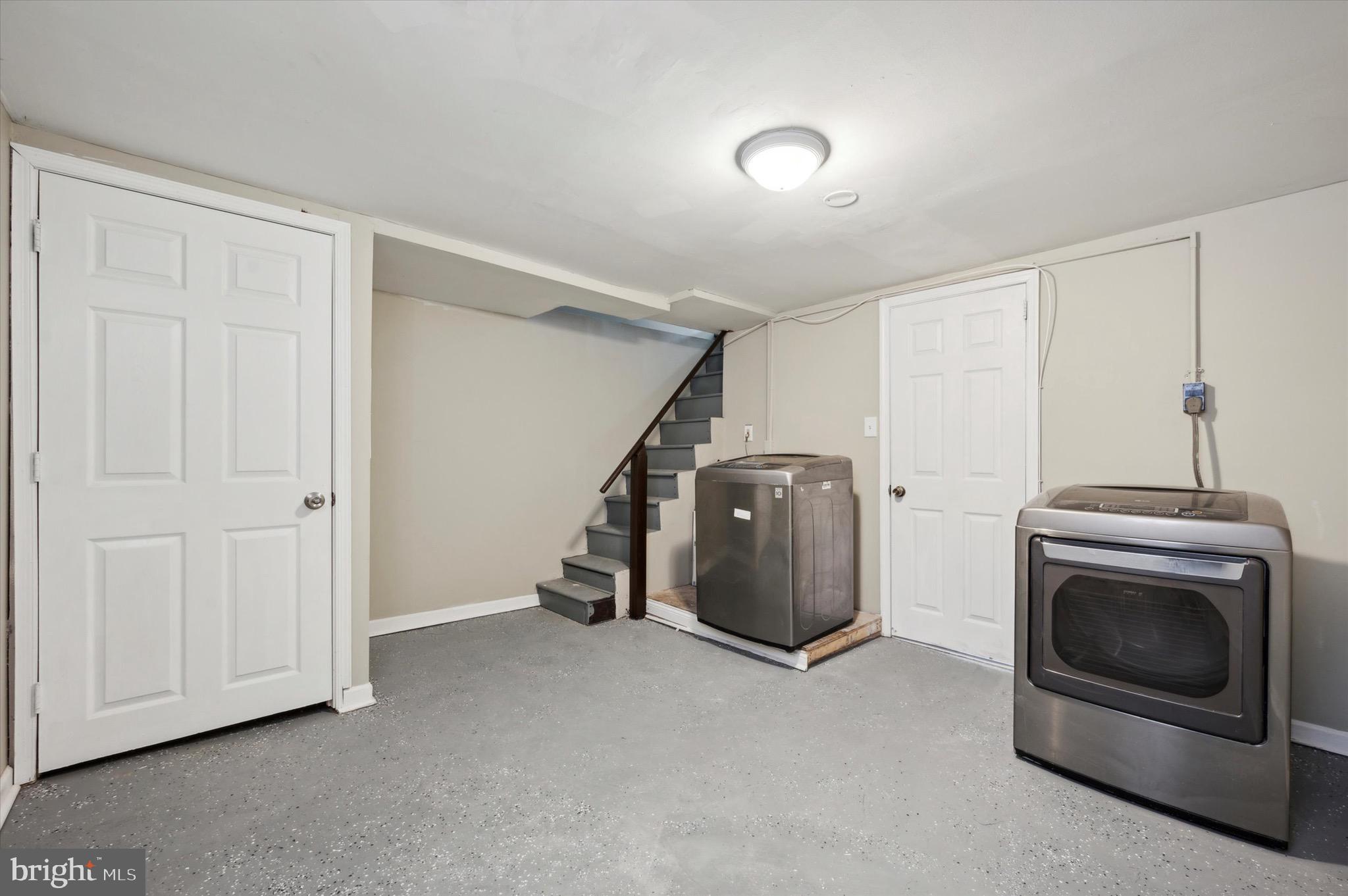 141 Laurel Rd