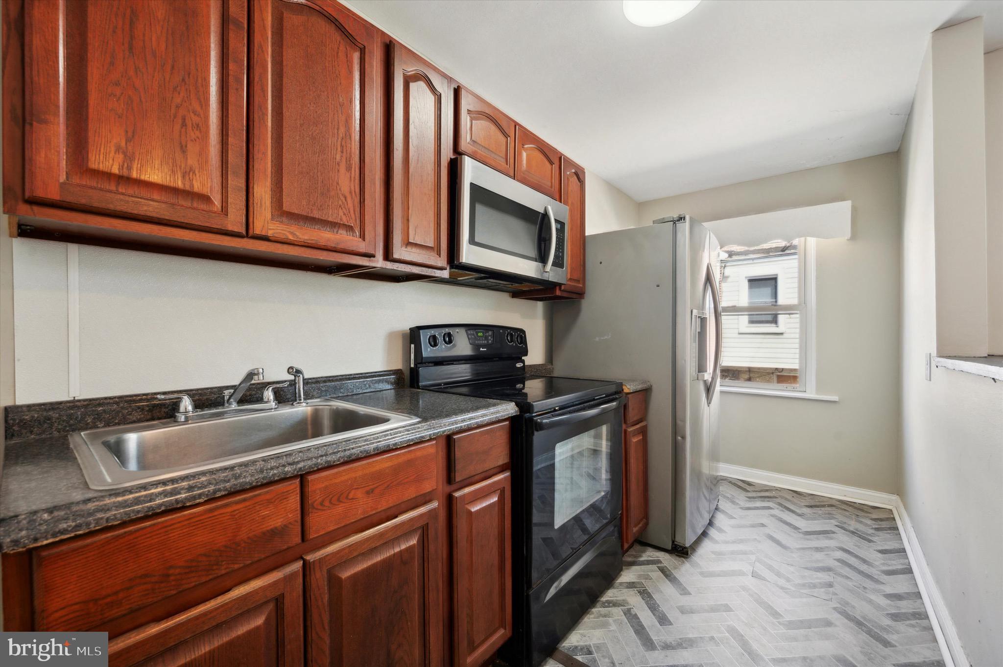 141 Laurel Rd