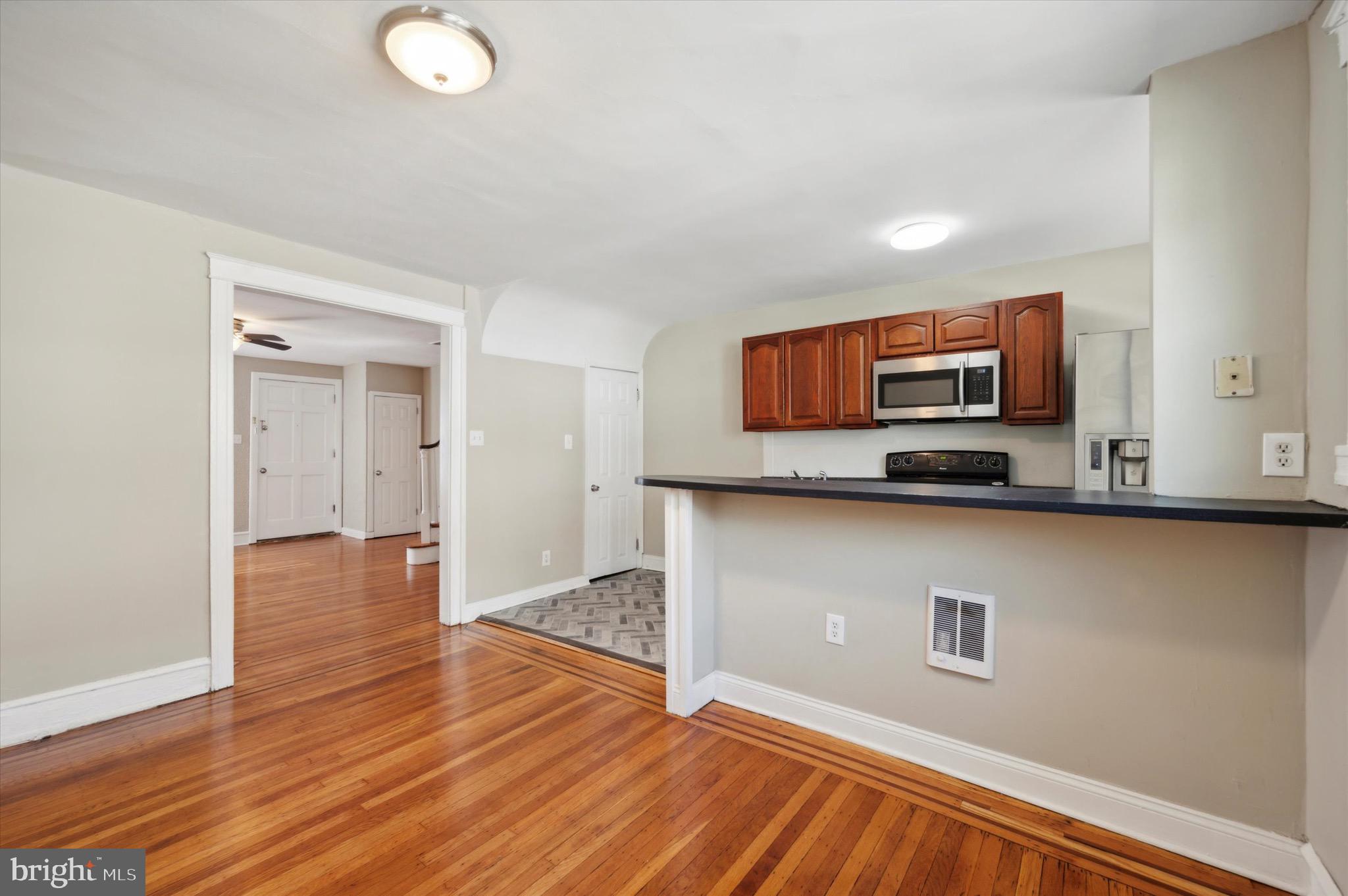141 Laurel Rd