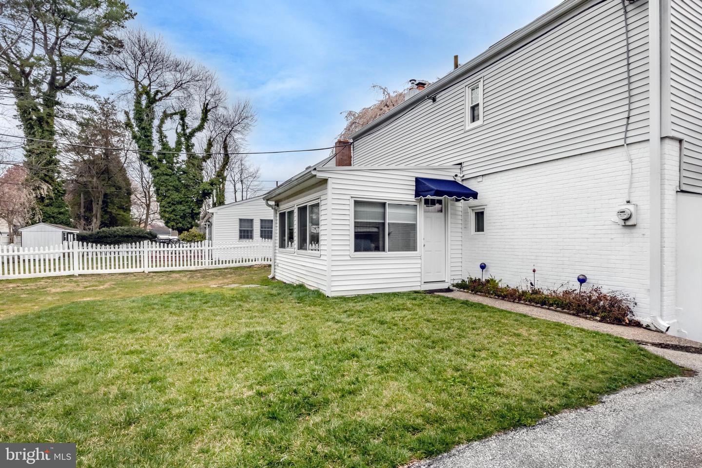 334 E Thomson Ave