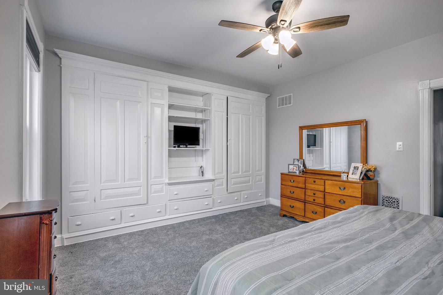 12 W Park Rd