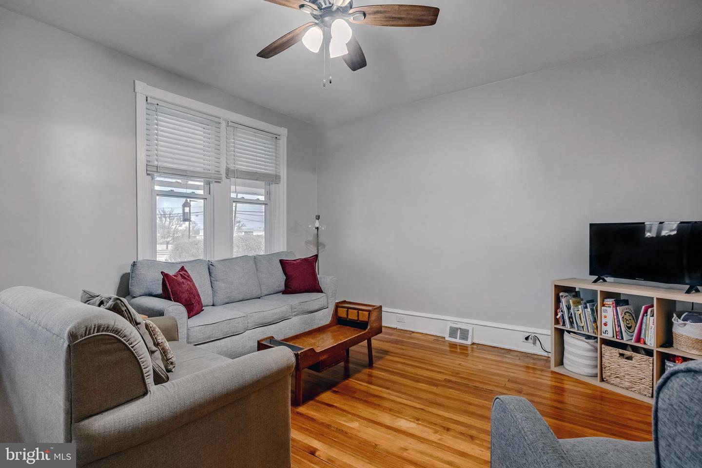 12 W Park Rd