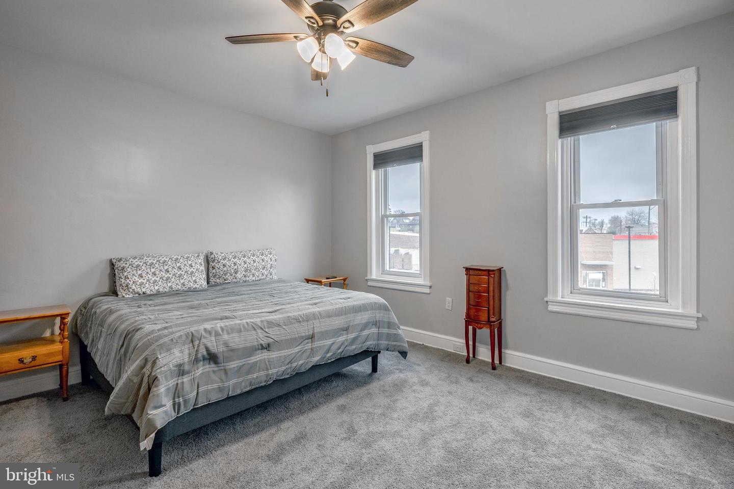 12 W Park Rd